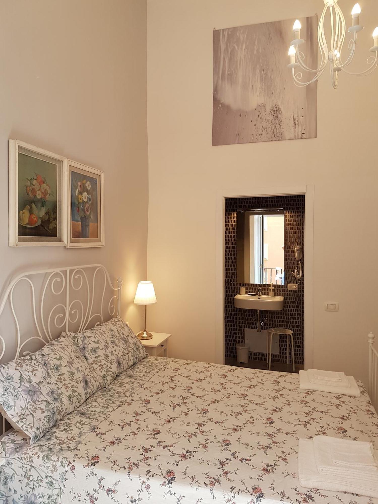 Sanbiagio, 25 Guesthouse Νάπολη Δωμάτιο φωτογραφία